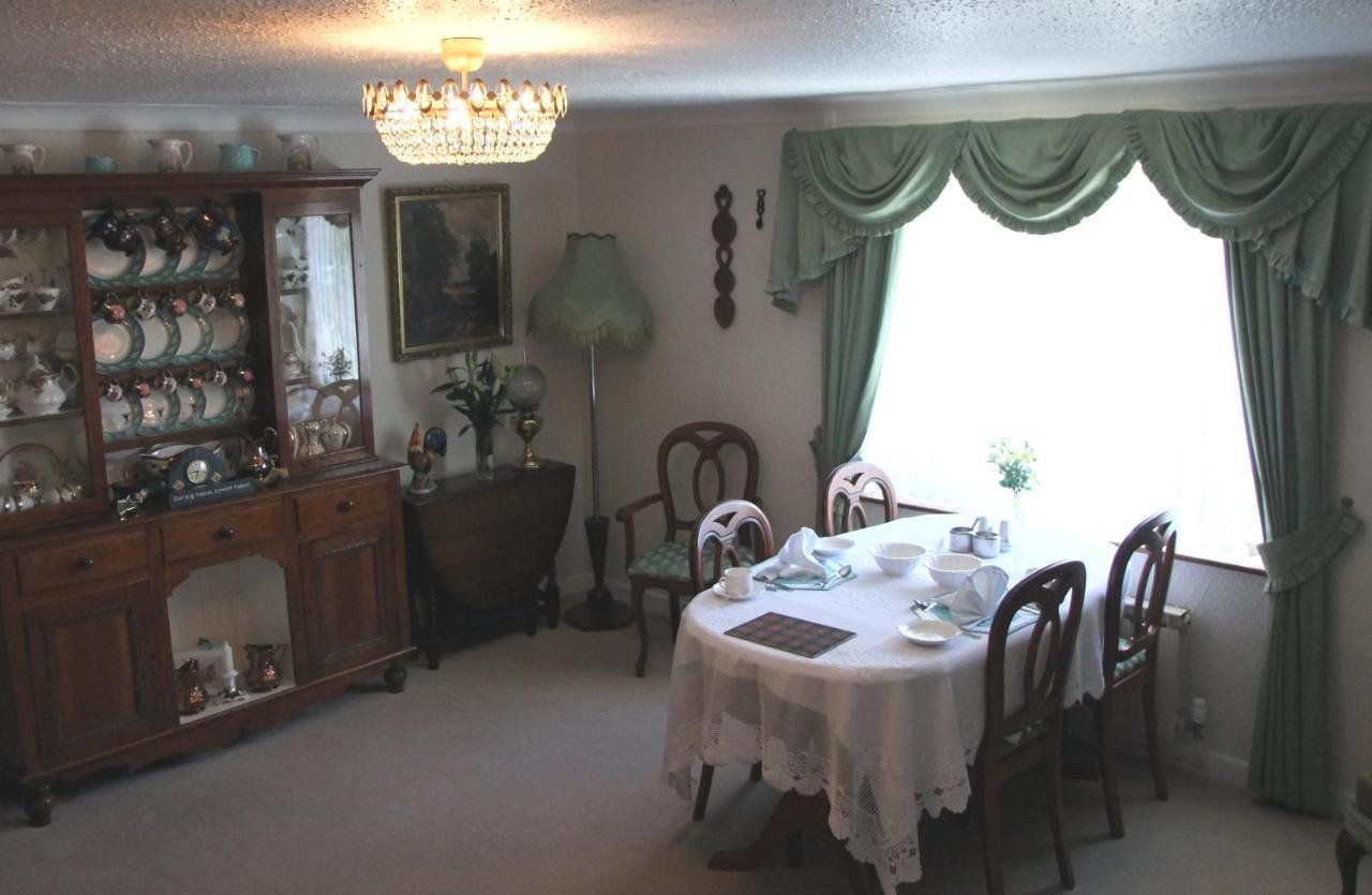 Bed and Breakfast Erw-Lon Farm à Pontfaen Extérieur photo
