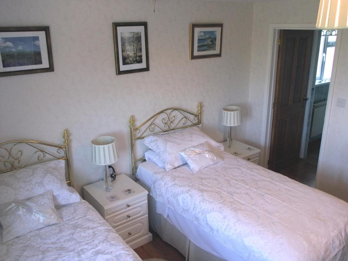 Bed and Breakfast Erw-Lon Farm à Pontfaen Chambre photo