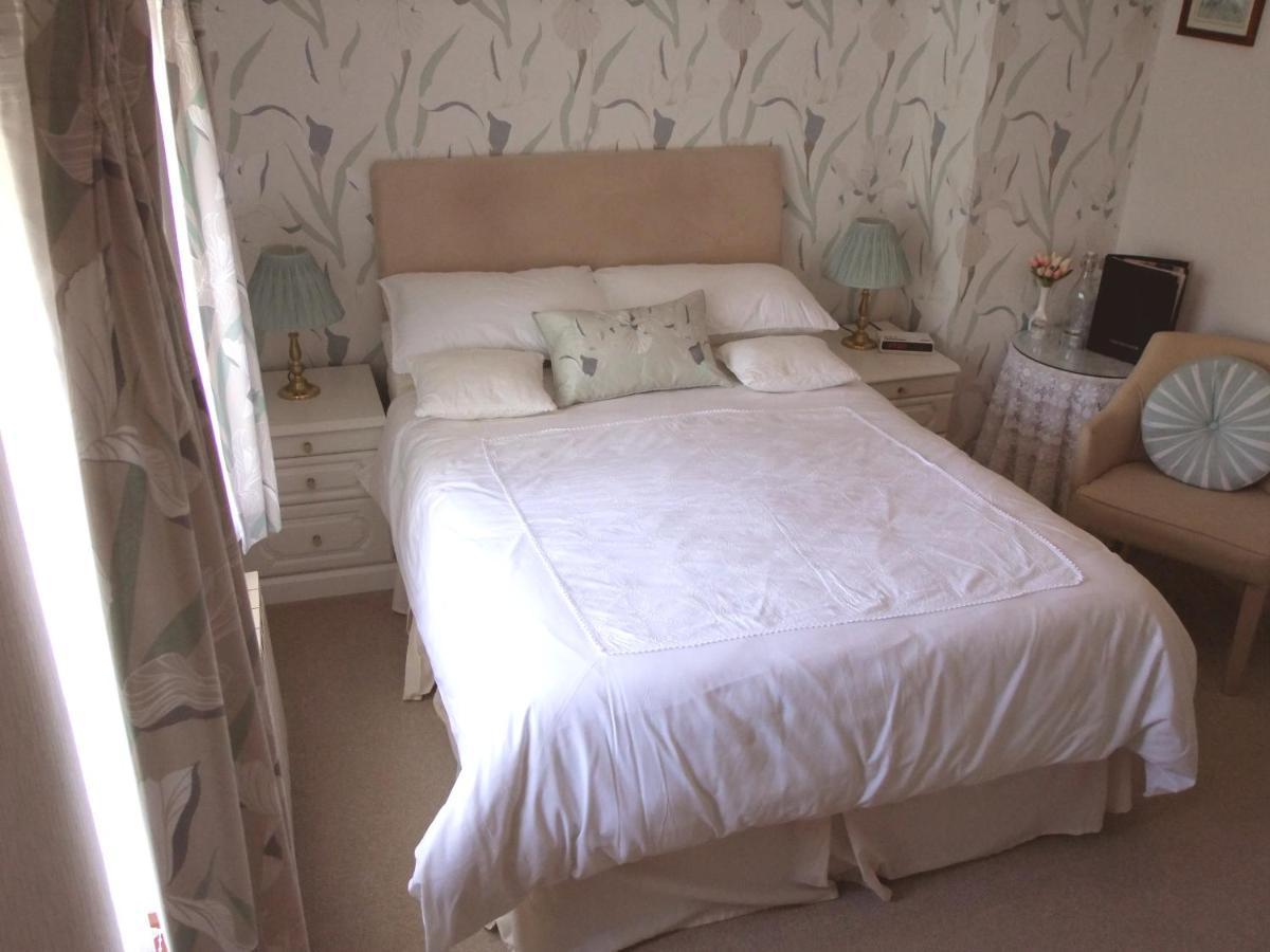 Bed and Breakfast Erw-Lon Farm à Pontfaen Extérieur photo